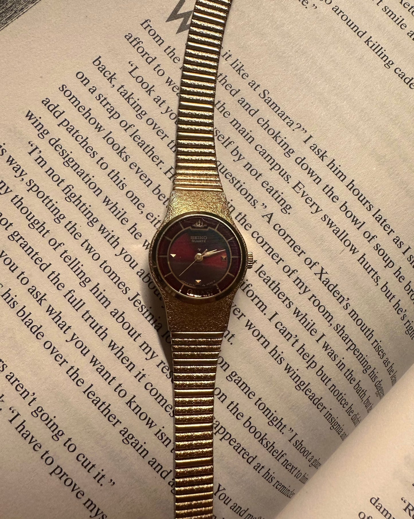 Vintage Seiko - Garnet Red & Gold